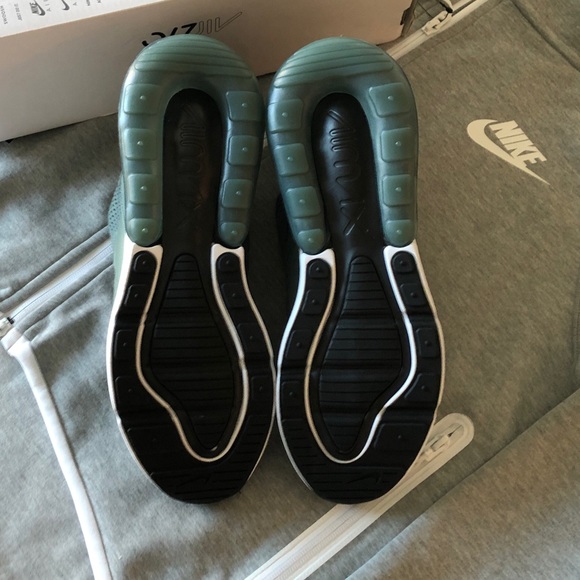NIKE AIR MAX 270 | CLAY GREEN | M 8.5 = W 10 - Picture 4 of 6